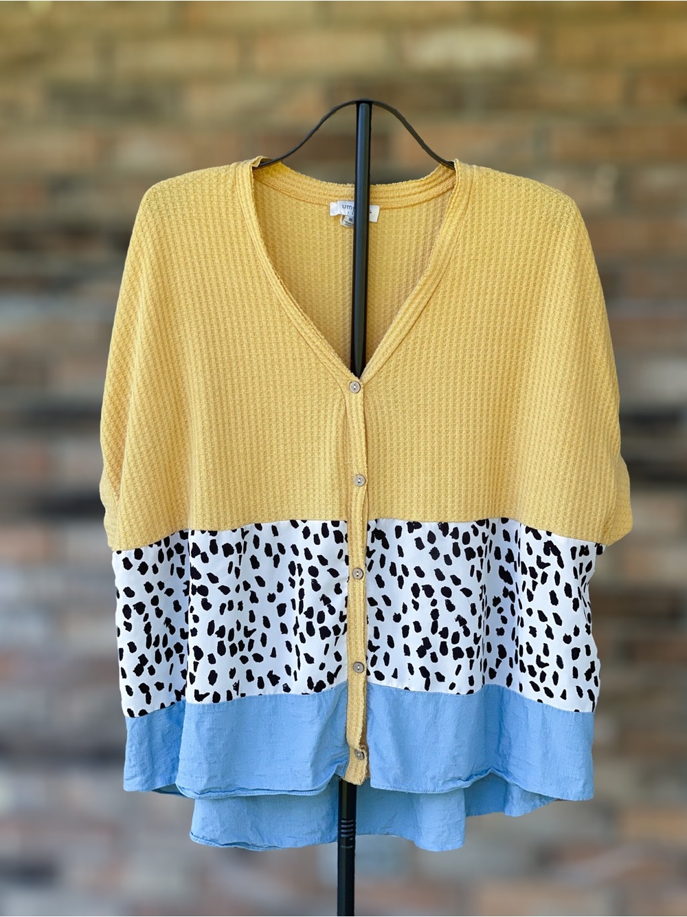 Umgee 1XL Mustard Blue Animal Print Color Block Waffle Knit Top